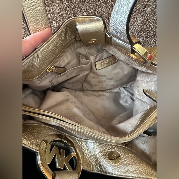 Authentic Michael Kors handbag - Picture 3 of 6